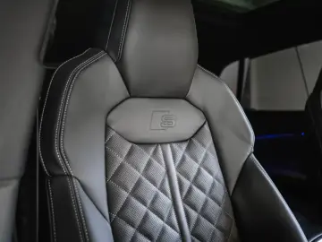 Audi SQ8 4.0 TFSI quattro AHK PANO B&O