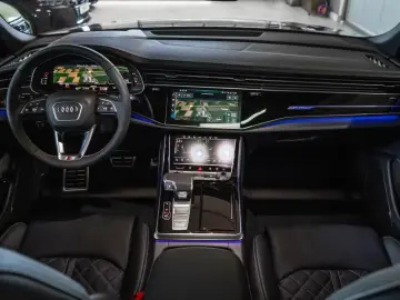 Audi SQ8 4.0 TFSI quattro AHK PANO B&O