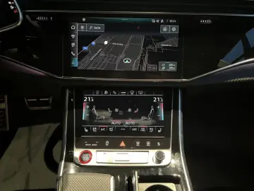 Audi SQ8 SUV TFSI 373 kW tiptronic