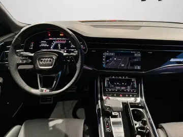 Audi SQ8 SUV TFSI 373 kW tiptronic