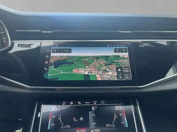 Audi SQ8 qu SUV TFSI 373 kW tiptronic Pano