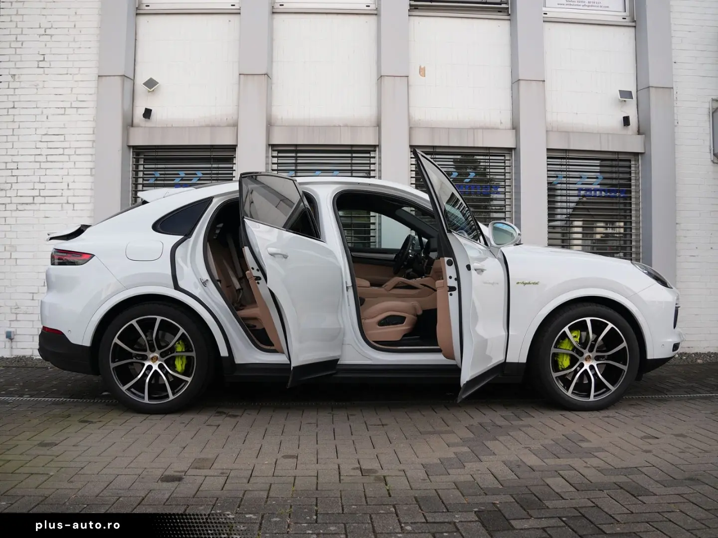 PORSCHE E-Hybrid CoupéPLATINUM-INNO-PANO-HUD-LEDER BEIGE
