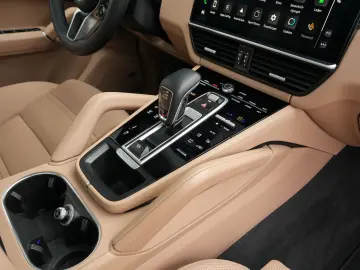 PORSCHE E-Hybrid CoupéPLATINUM-INNO-PANO-HUD-LEDER BEIGE