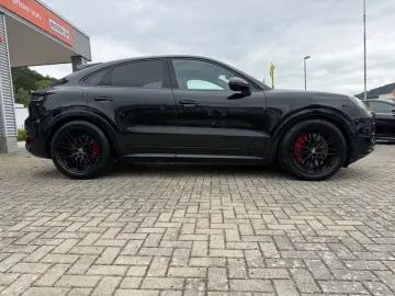 PORSCHE Cayenne Coupe GTS Pano Luft Klappe 1Hand BRD