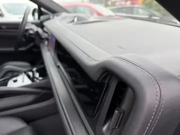 PORSCHE Cayenne Coupe GTS Pano Luft Klappe 1Hand BRD