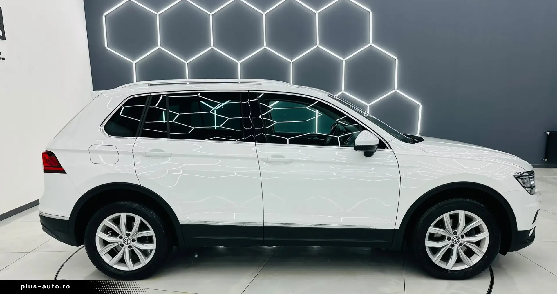 VOLKSWAGEN TIGUAN 2017 2.0D E6 4x4 Garantie 12 Luni Rate Ava