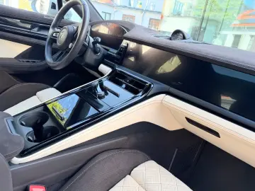 PORSCHE Panamera Turbo E-Hybrid - Voll Kreide Alcantara