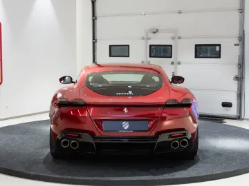 FERRARI Roma