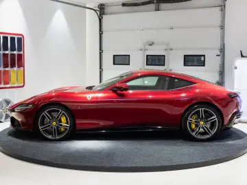 FERRARI Roma