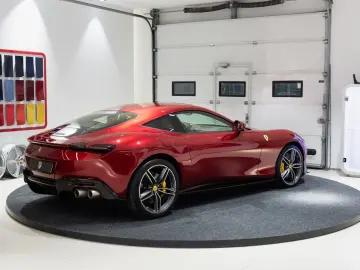 FERRARI Roma