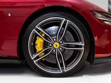 FERRARI Roma