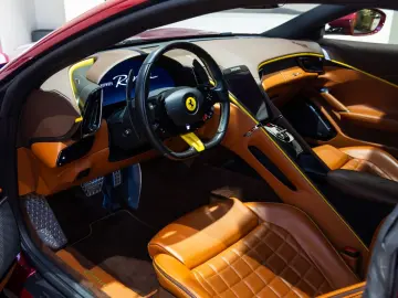 FERRARI Roma