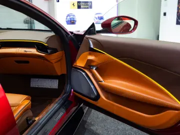 FERRARI Roma