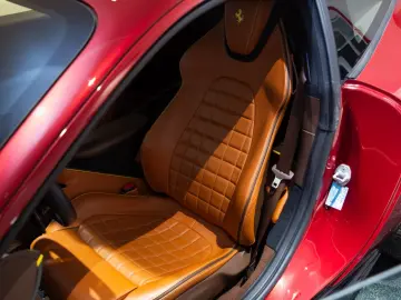 FERRARI Roma