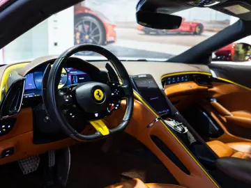 FERRARI Roma