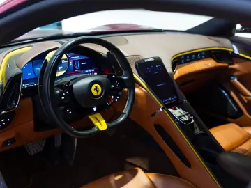 FERRARI Roma