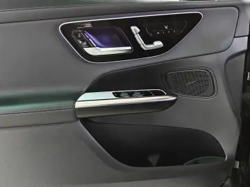 MERCEDES-BENZ GLC 300d 4M AMG-Line DISTRONIC DIGITAL…