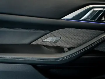 BMW M4 Competition 2.H BRD xDrive 50 Jahre Schalen
