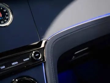 BENTLEY Continental GT 4.0 V8 Hybrid