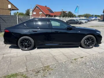 BMW 550 e xDrive M Sport Glasdach Komforts.Driv.Pro.