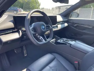 BMW 550 e xDrive M Sport Glasdach Komforts.Driv.Pro.