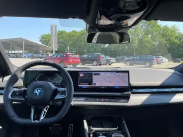 BMW 550 e xDrive M Sport Glasdach Komforts.Driv.Pro.