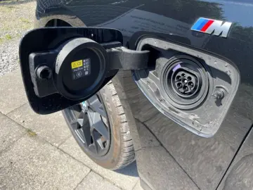 BMW 550 e xDrive M Sport Glasdach Komforts.Driv.Pro.