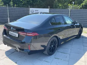 BMW 550 e xDrive M Sport Glasdach Komforts.Driv.Pro.