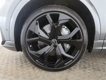 AUDI RS Q8 4.0 TFSI quattro Pano AHK Matrix Standh Ke