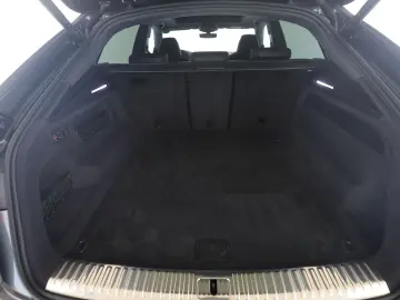 AUDI RS Q8 4.0 TFSI quattro Pano AHK Matrix Standh Ke