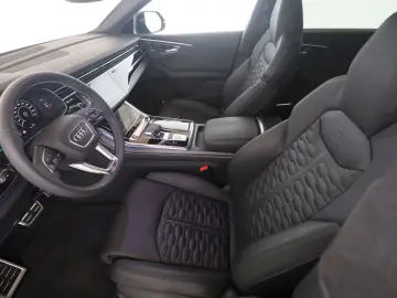 AUDI RS Q8 4.0 TFSI quattro Pano AHK Matrix Standh Ke