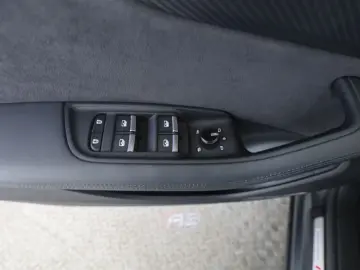 AUDI RS Q8 4.0 TFSI quattro Pano AHK Matrix Standh Ke