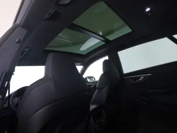 AUDI RS Q8 4.0 TFSI quattro Pano AHK Matrix Standh Ke