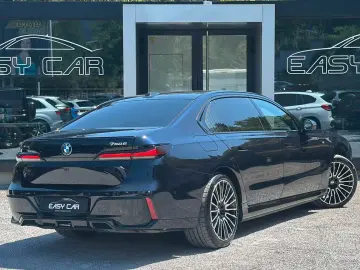 BMW 750 E xDrive   PANO   CAMERA 360   HUD   TV