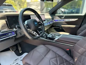 BMW 750 E xDrive   PANO   CAMERA 360   HUD   TV