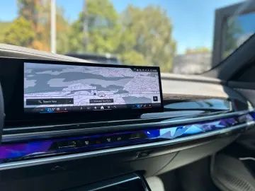 BMW 750 E xDrive   PANO   CAMERA 360   HUD   TV