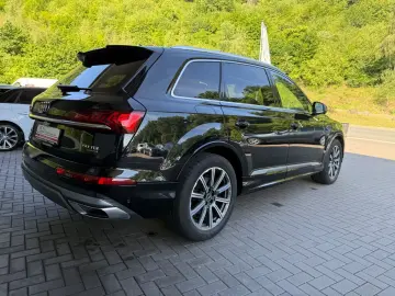 AUDI Q7 50 TDI quattro S line