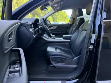 AUDI Q7 50 TDI quattro S line