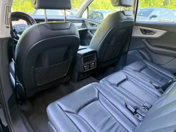AUDI Q7 50 TDI quattro S line