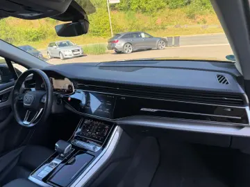 AUDI Q7 50 TDI quattro S line