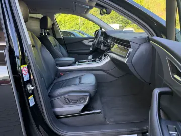 AUDI Q7 50 TDI quattro S line