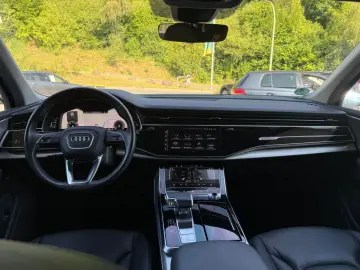 AUDI Q7 50 TDI quattro S line