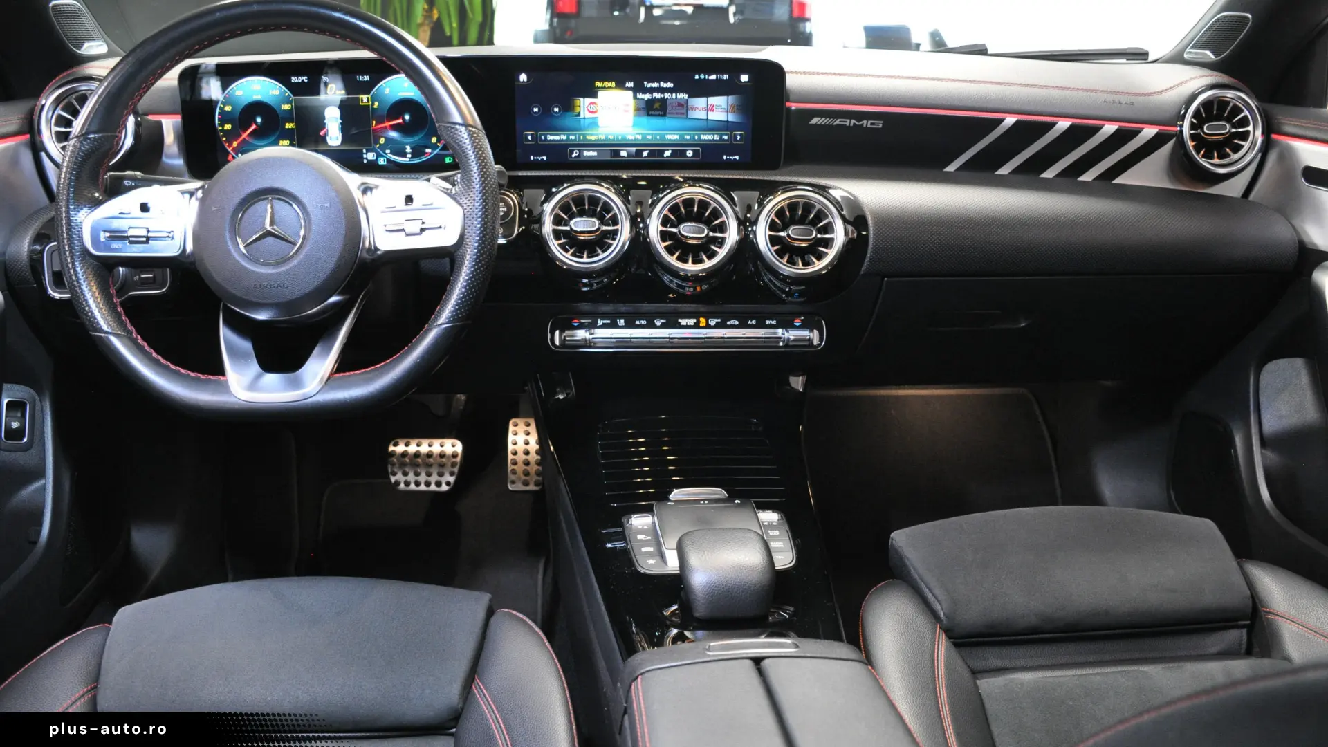 Mercedes Benz CLA 200i AT Full AMG Burmester Panorama Camera