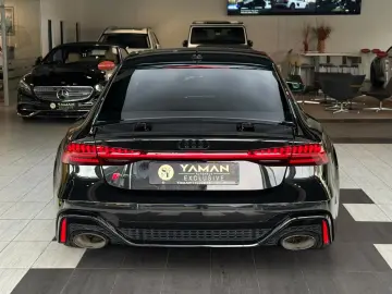 AUDI RS7 4.0 TFSI quattro Dynamik  Pano HuD B&O