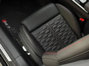 AUDI RS7 4.0 TFSI quattro Dynamik  Pano HuD B&O