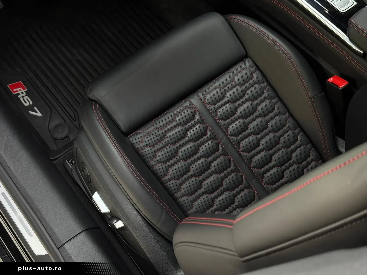 AUDI RS7 4.0 TFSI quattro Dynamik  Pano HuD B&O