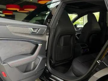 AUDI RS7 4.0 TFSI quattro Dynamik  Pano HuD B&O
