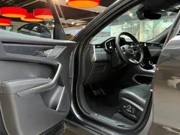 JAGUAR F-Pace P400 AWD Pano HuD Massage Matrix Standhzg