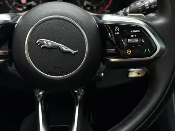JAGUAR F-Pace P400 AWD Pano HuD Massage Matrix Standhzg
