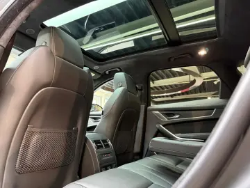 JAGUAR F-Pace P400 AWD Pano HuD Massage Matrix Standhzg
